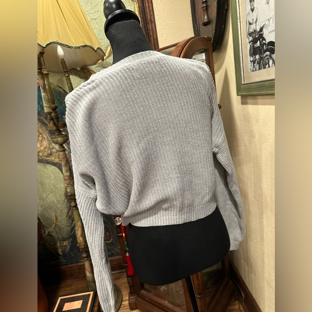Hollister Crop Sweater Pale Blue Size Small - Picture 5 of 7